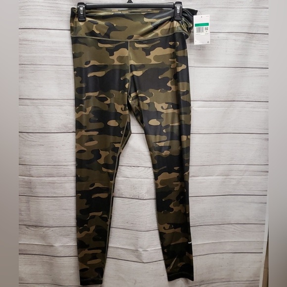 Nike Pants - NWT WOMEN’S NIKE CAMO LEGGINGS SIZE XL